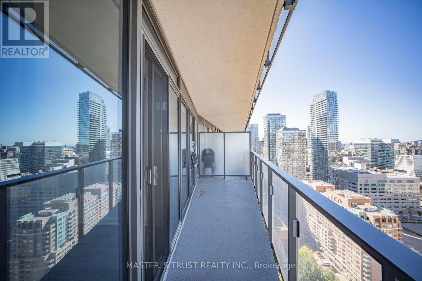 2806 - 11 Wellesley Street W, Toronto, Ontario  M4Y 1E8 - Photo 19 - C13726334