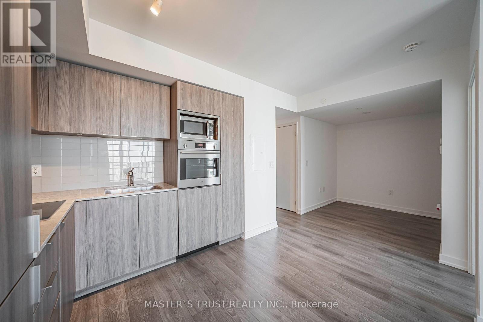 2806 - 11 Wellesley Street W, Toronto, Ontario  M4Y 1E8 - Photo 6 - C13726334