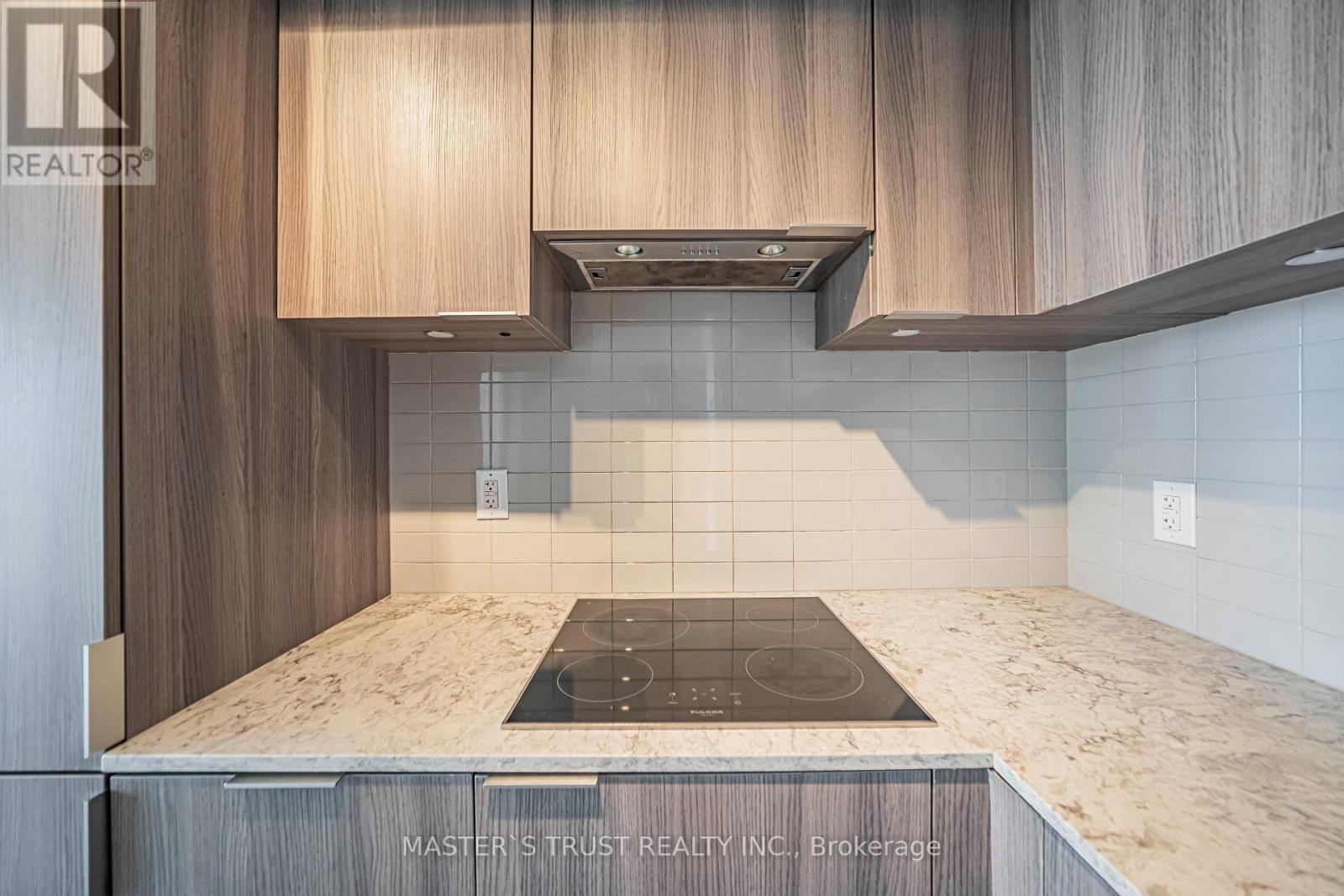 2806 - 11 Wellesley Street W, Toronto, Ontario  M4Y 1E8 - Photo 7 - C13726334