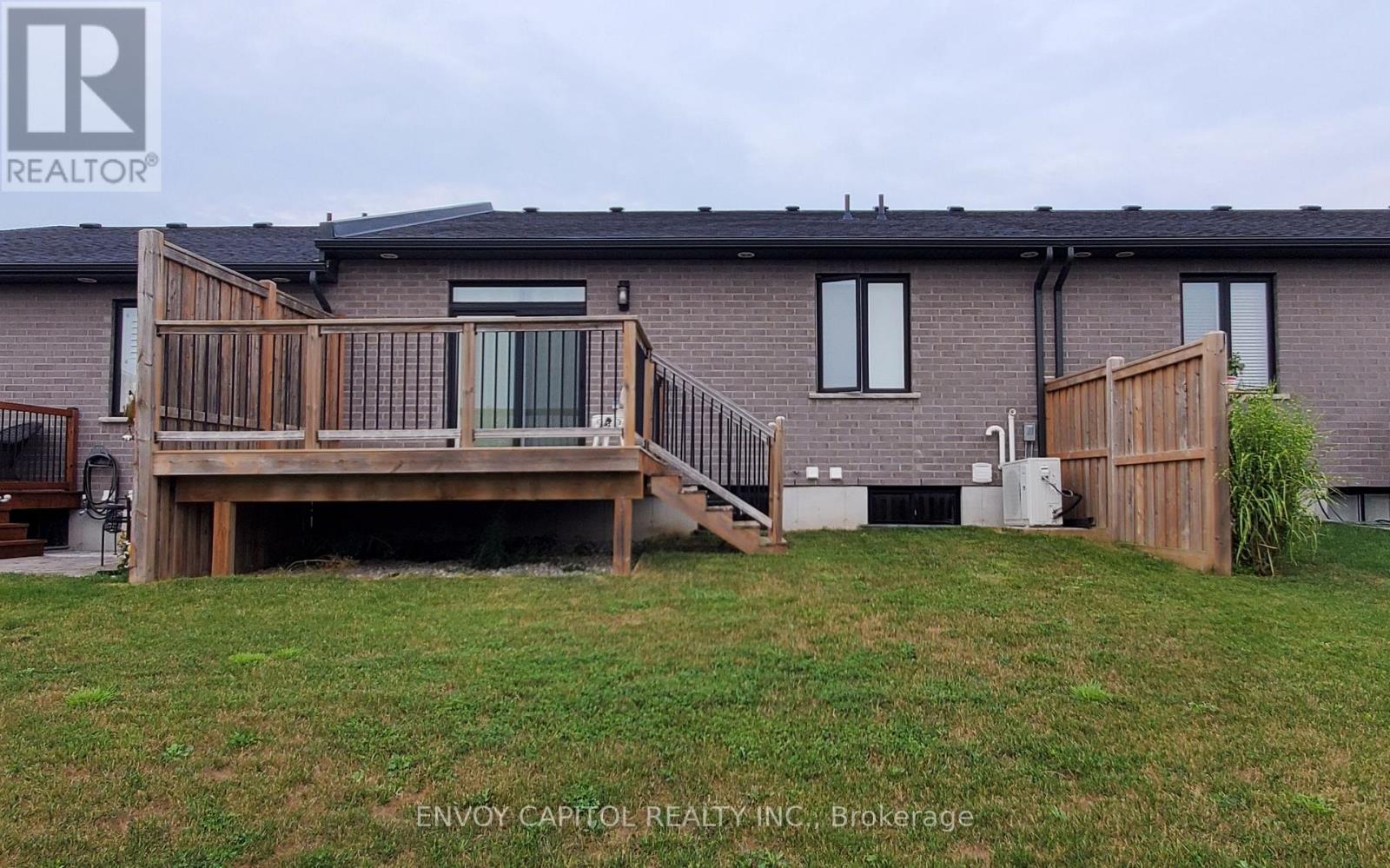 106 Ridgewood Crescent, St. Marys, Ontario  N4X 1E8 - Photo 4 - X13726338