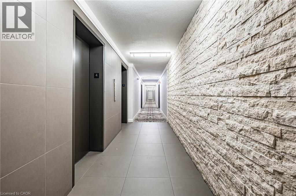 25 Four Winds Drive Unit# 405, Toronto, Ontario  M3J 1K8 - Photo 4 - 40850730