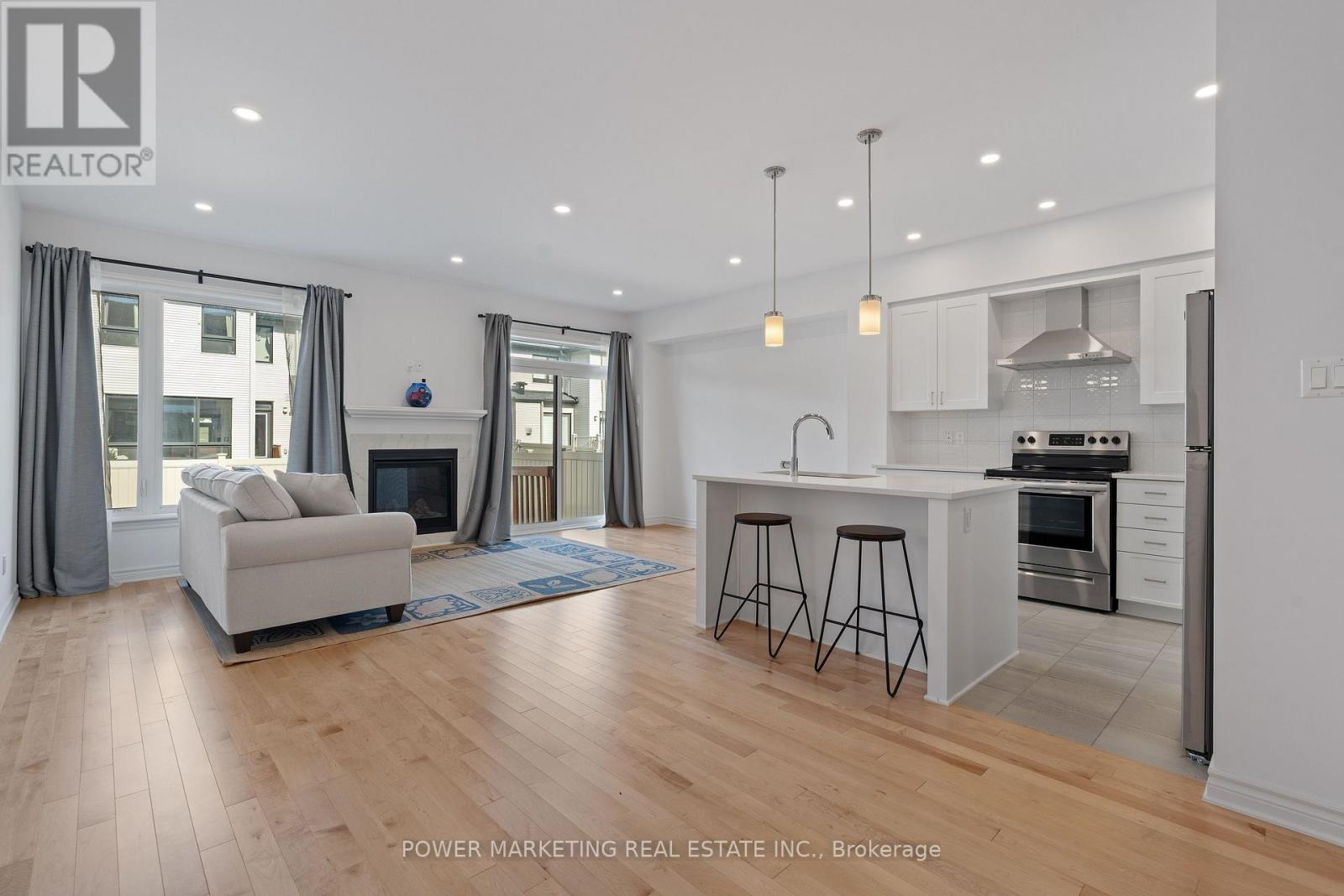 677 Cordelette Circle, Ottawa, Ontario  K1W 0P2 - Photo 3 - X13726366