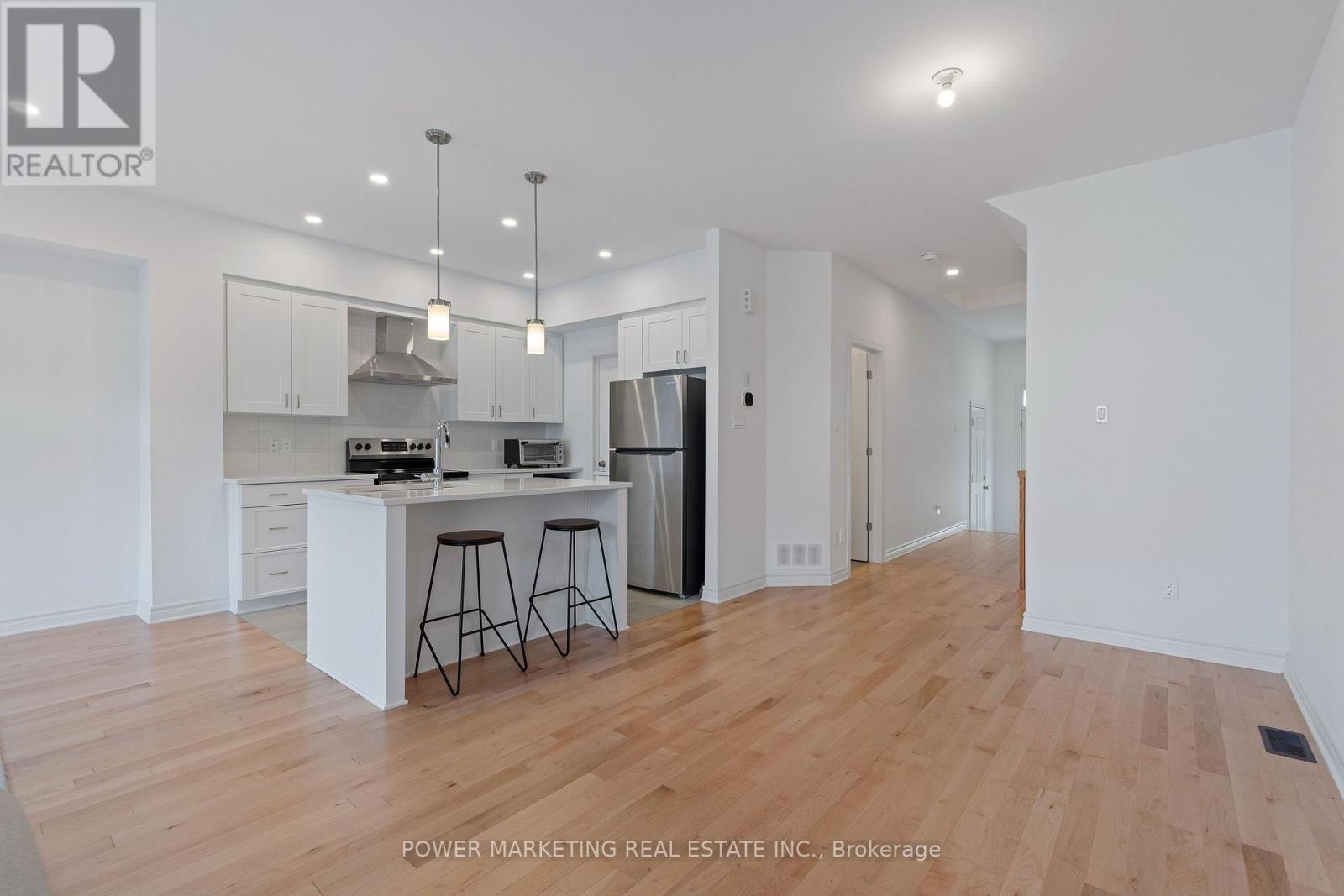 677 Cordelette Circle, Ottawa, Ontario  K1W 0P2 - Photo 4 - X13726366