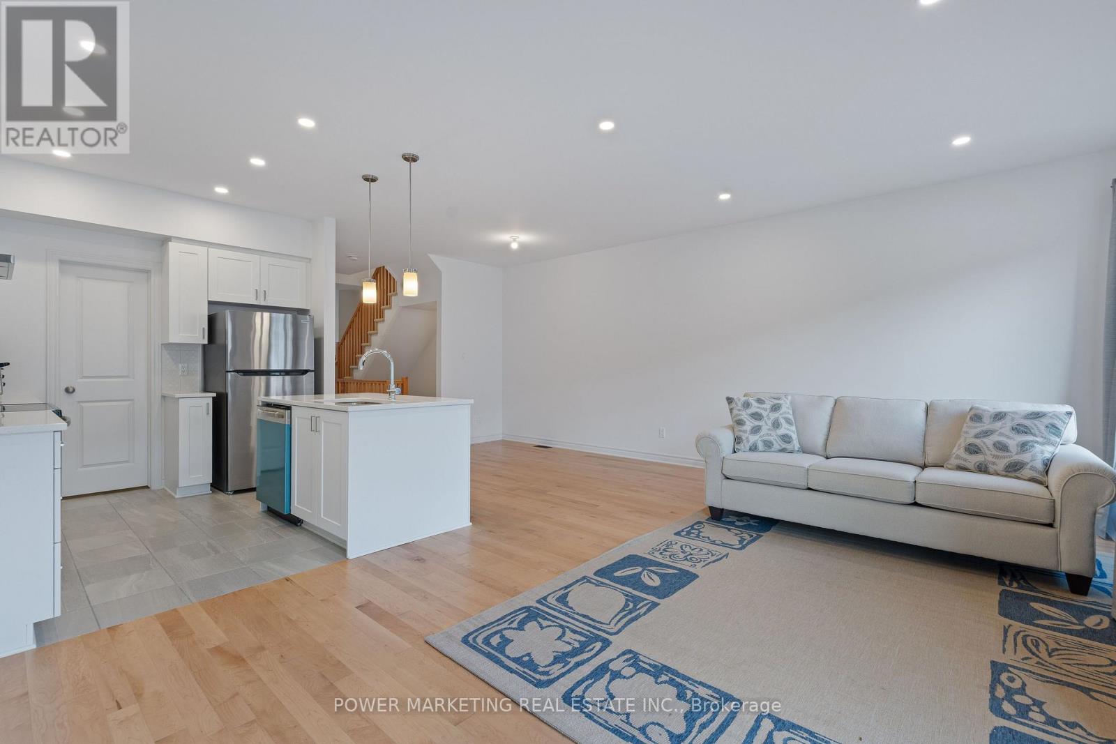 677 Cordelette Circle, Ottawa, Ontario  K1W 0P2 - Photo 7 - X13726366