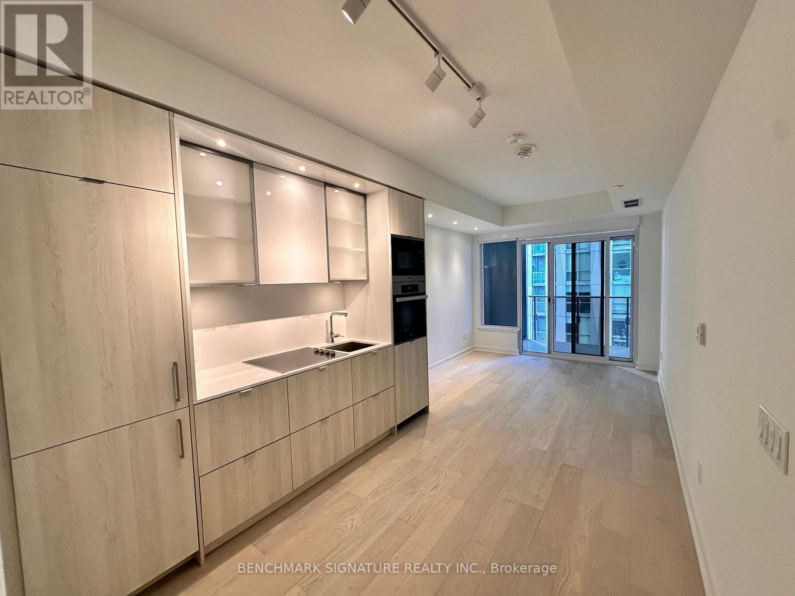 1208 - 11 Yorkville Avenue, Toronto, Ontario  M4W 1L2 - Photo 2 - C13726362