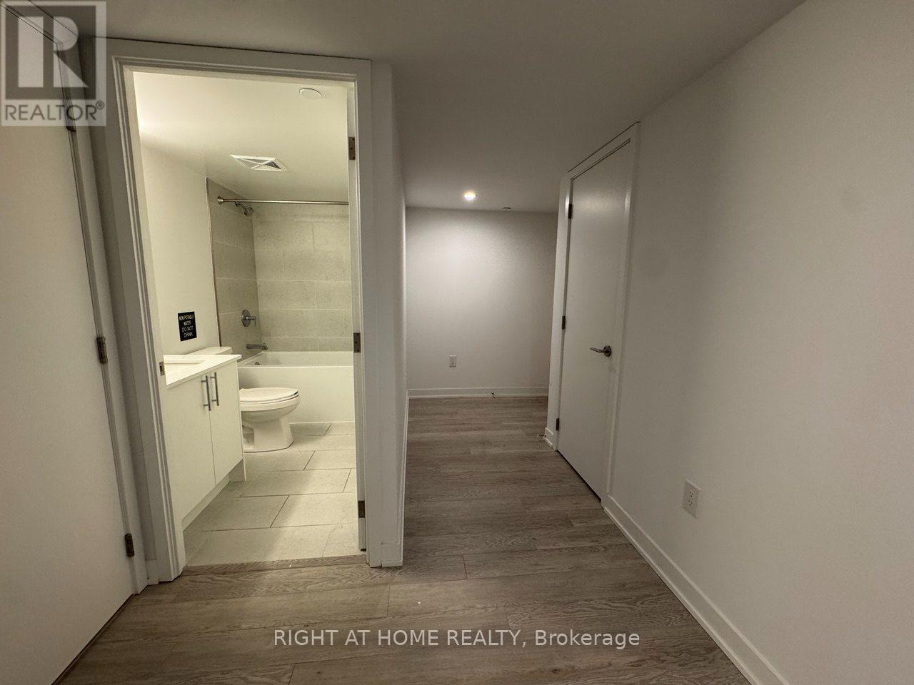 324 - 3 Strathgowan Avenue, Toronto, Ontario  M4N 1B8 - Photo 17 - C13726372