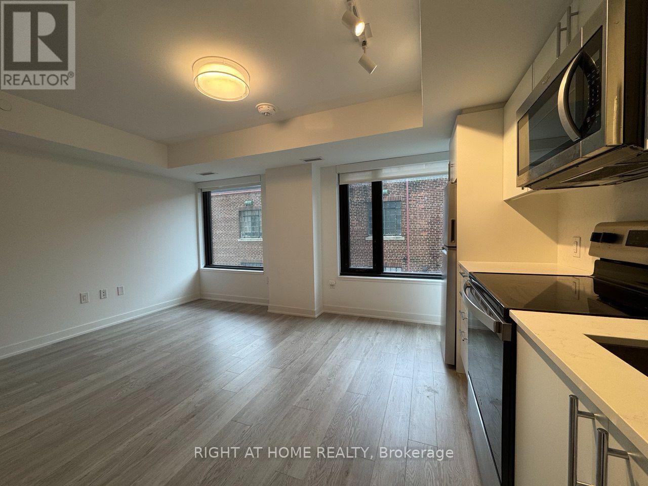 324 - 3 Strathgowan Avenue, Toronto, Ontario  M4N 1B8 - Photo 3 - C13726372