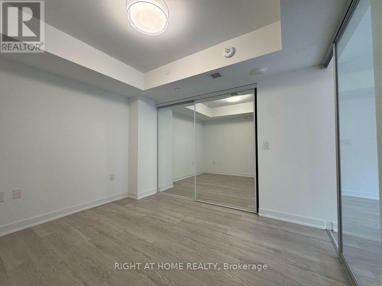 324 - 3 Strathgowan Avenue, Toronto, Ontario  M4N 1B8 - Photo 7 - C13726372