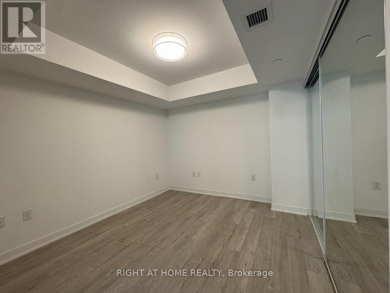 324 - 3 Strathgowan Avenue, Toronto, Ontario  M4N 1B8 - Photo 8 - C13726372