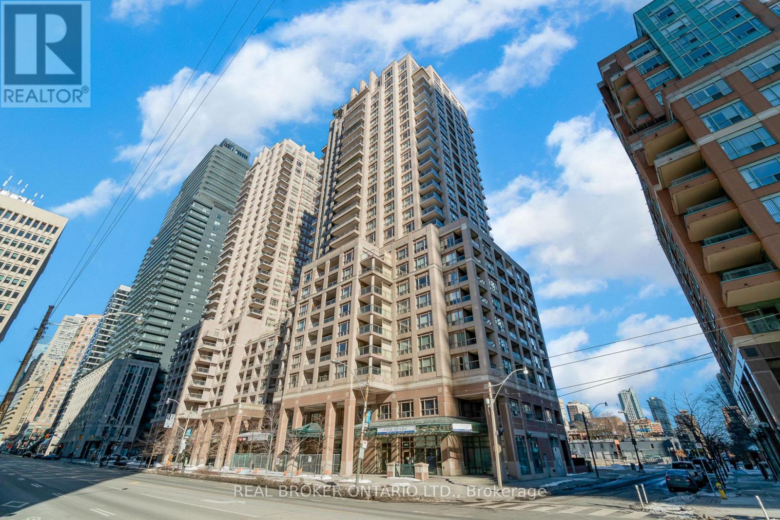 1908 - 909 BAY STREET, Toronto, Ontario