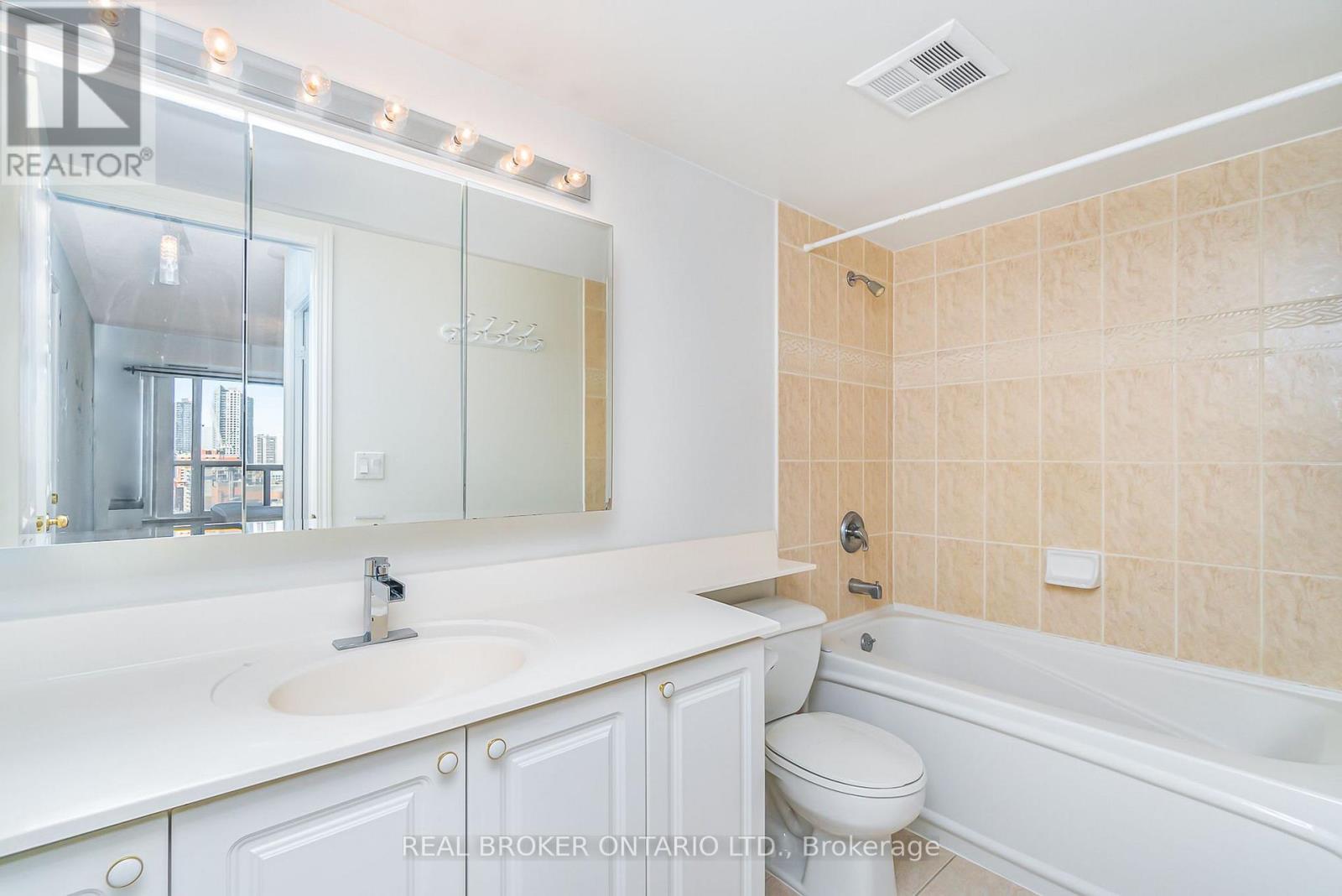 1908 - 909 Bay Street, Toronto, Ontario  M5S 3G2 - Photo 11 - C13726378