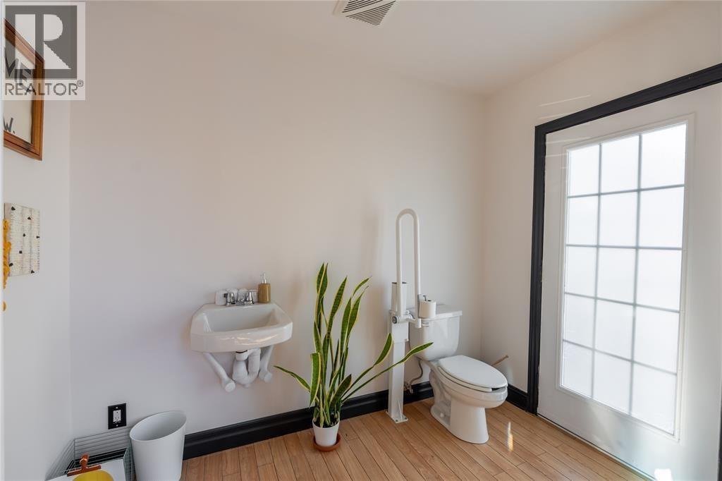 434/442 Christina Street North, Sarnia, Ontario  N7T 5W2 - Photo 32 - 26017093