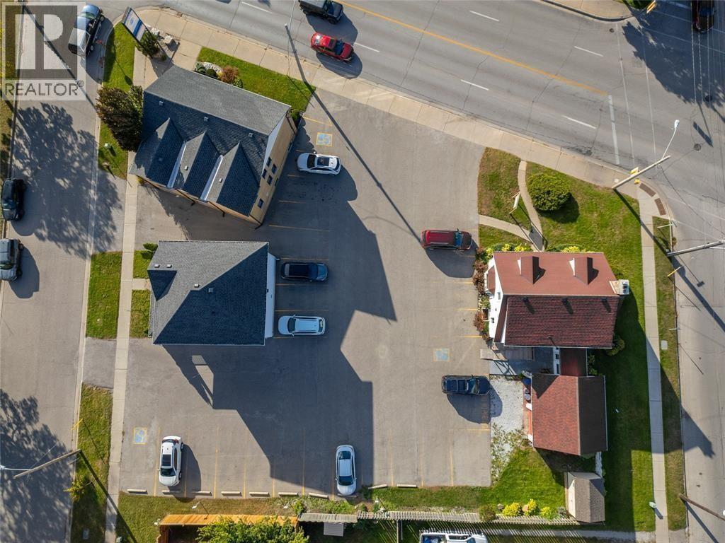 434/442 CHRISTINA STREET North,Sarnia,Ontario,N7T5W2,Canada
