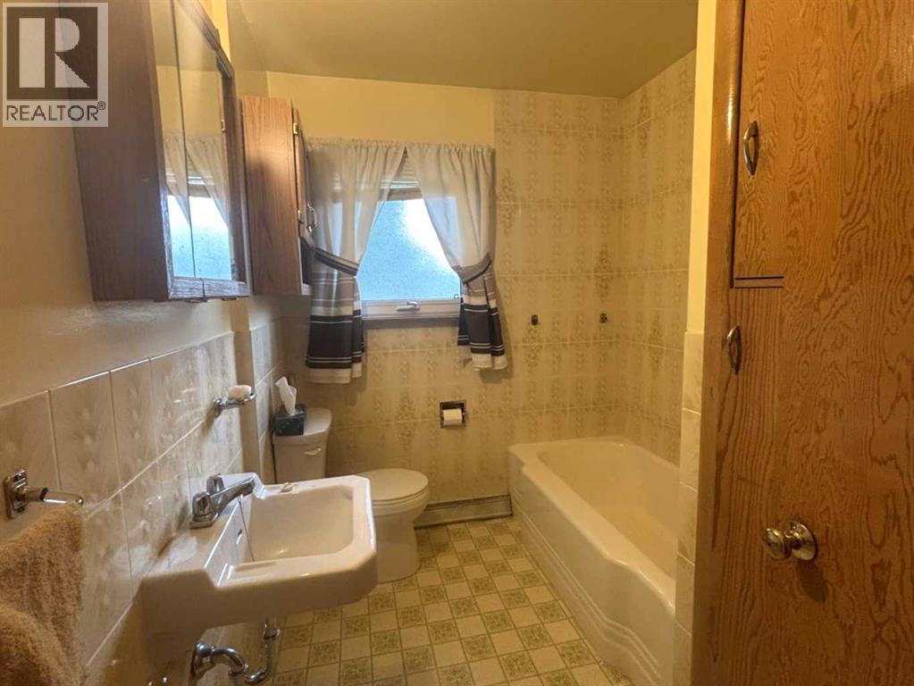 1915 1 Avenue N, Lethbridge, Alberta  T1H 0A7 - Photo 10 - A2340829