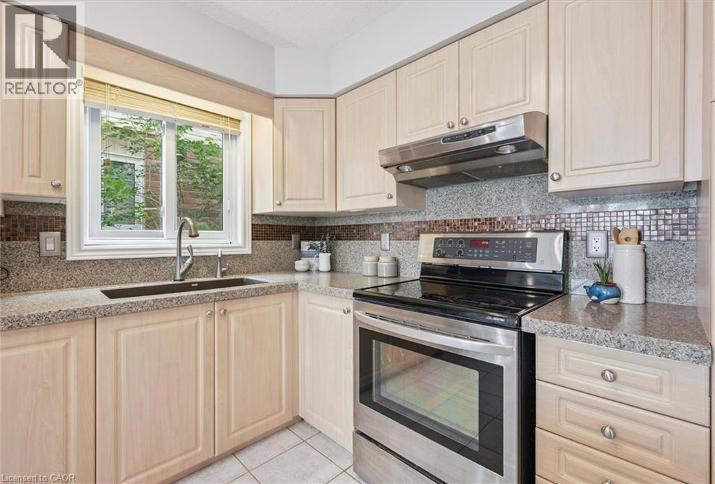 223 Hollyridge Crescent, Kitchener, Ontario  N2N 3N3 - Photo 10 - 40855085