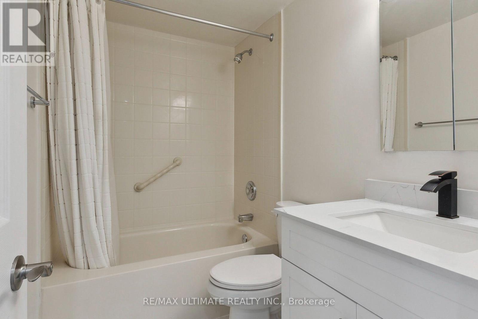 1215 - 33 Harbour Square, Toronto, Ontario  M5J 2G2 - Photo 11 - C13726402