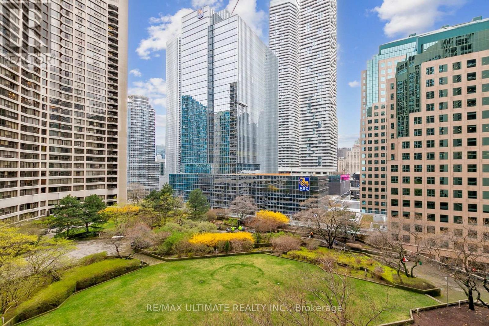 1215 - 33 Harbour Square, Toronto, Ontario  M5J 2G2 - Photo 13 - C13726402