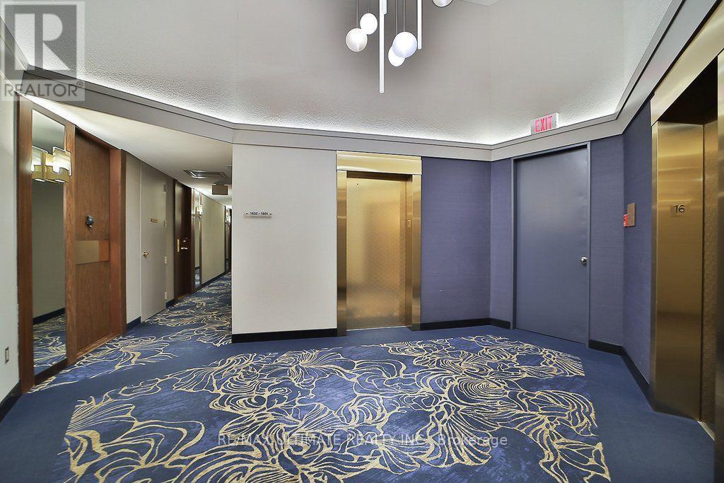 1215 - 33 Harbour Square, Toronto, Ontario  M5J 2G2 - Photo 4 - C13726402