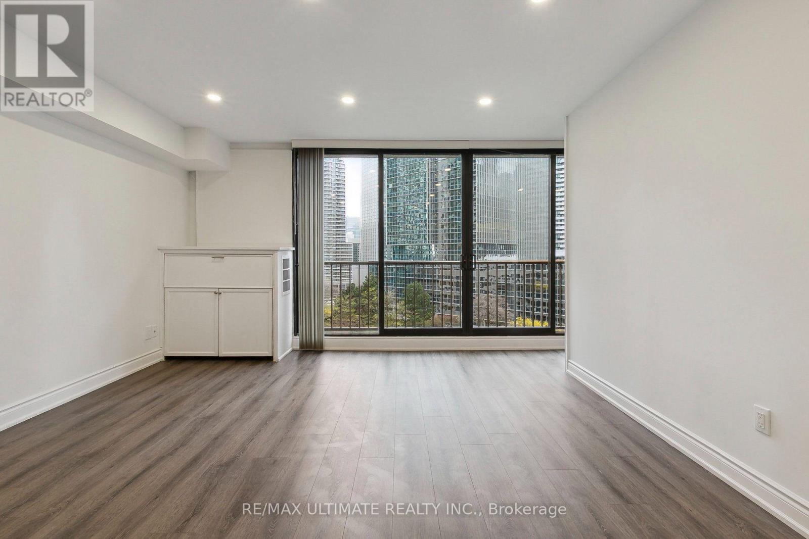 1215 - 33 Harbour Square, Toronto, Ontario  M5J 2G2 - Photo 6 - C13726402