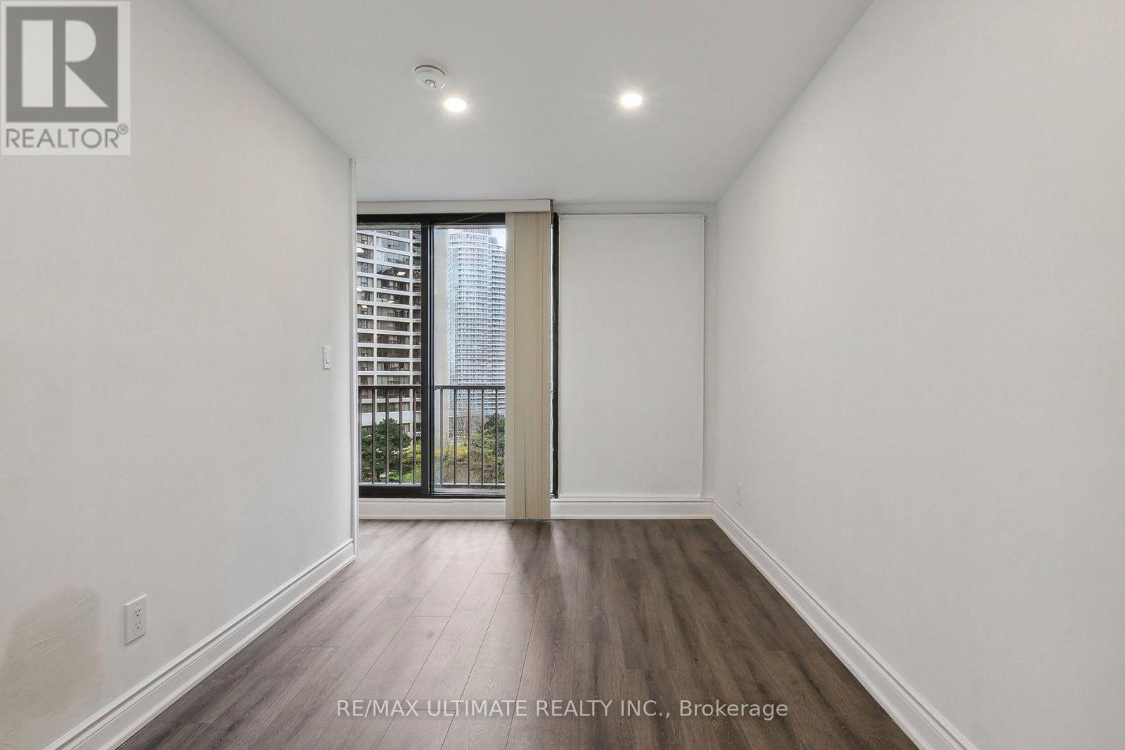 1215 - 33 Harbour Square, Toronto, Ontario  M5J 2G2 - Photo 9 - C13726402