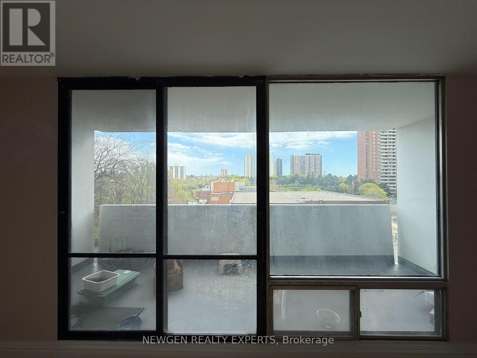 502 - 3 Massey Square, Toronto, Ontario  M4C 5L5 - Photo 32 - E13726406