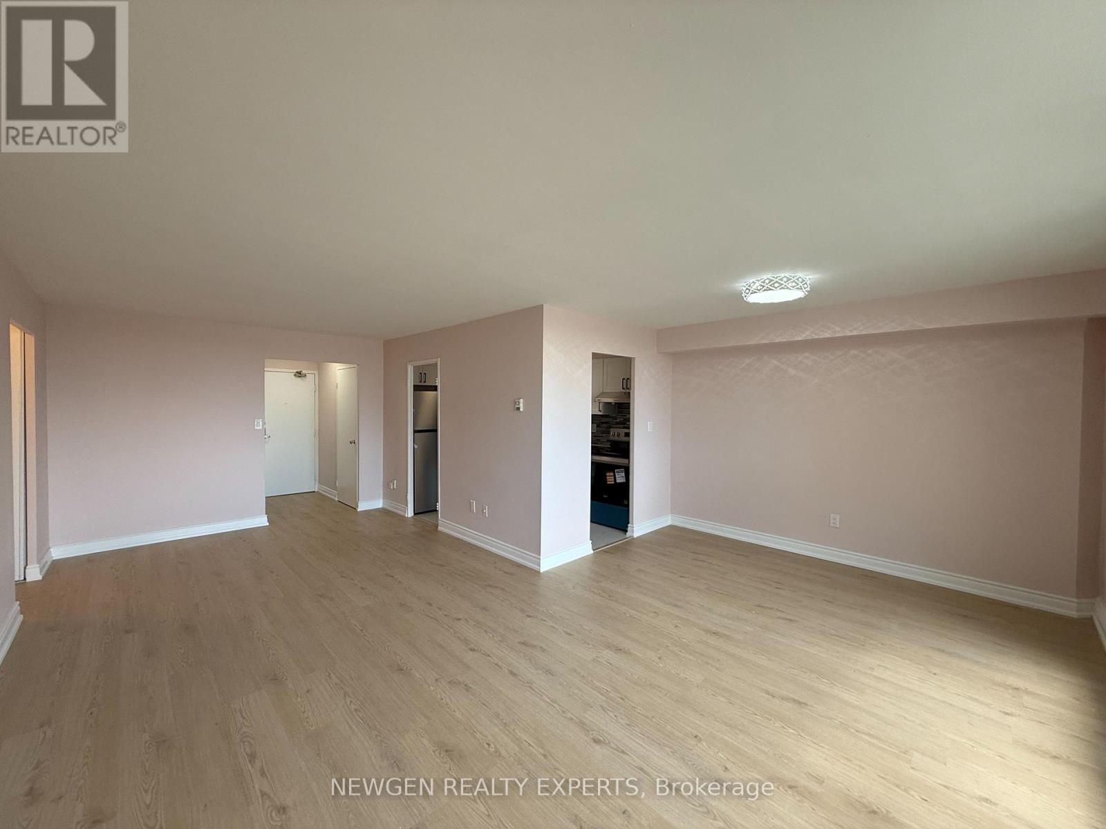 502 - 3 Massey Square, Toronto, Ontario  M4C 5L5 - Photo 9 - E13726406