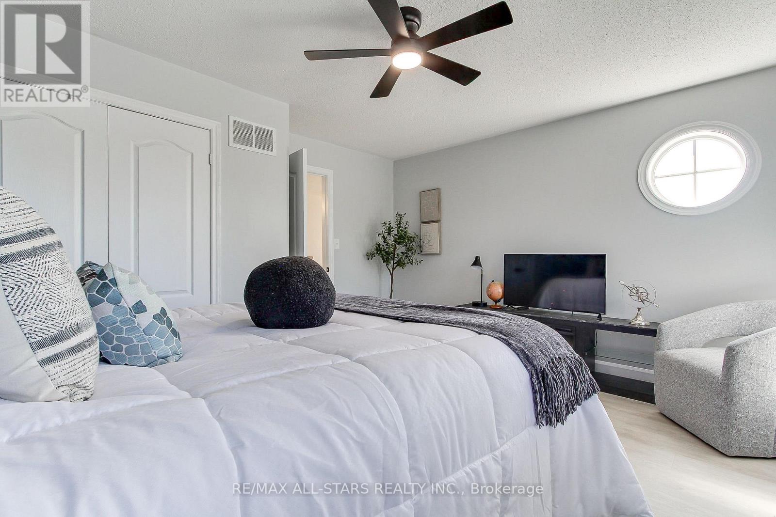 1 Hatch Street, Whitby, Ontario  L1M 2G3 - Photo 27 - E13726410