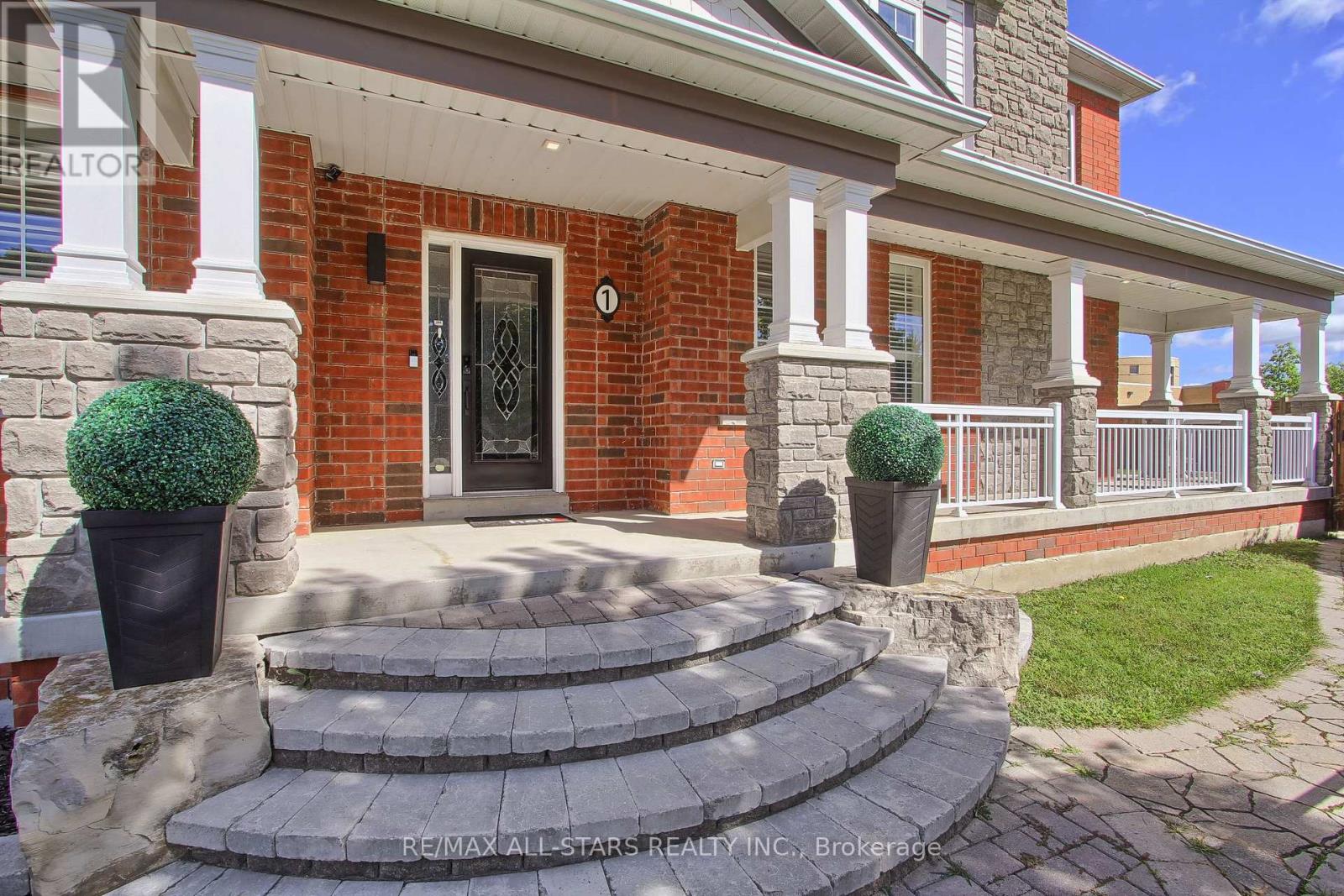 1 Hatch Street, Whitby, Ontario  L1M 2G3 - Photo 3 - E13726410