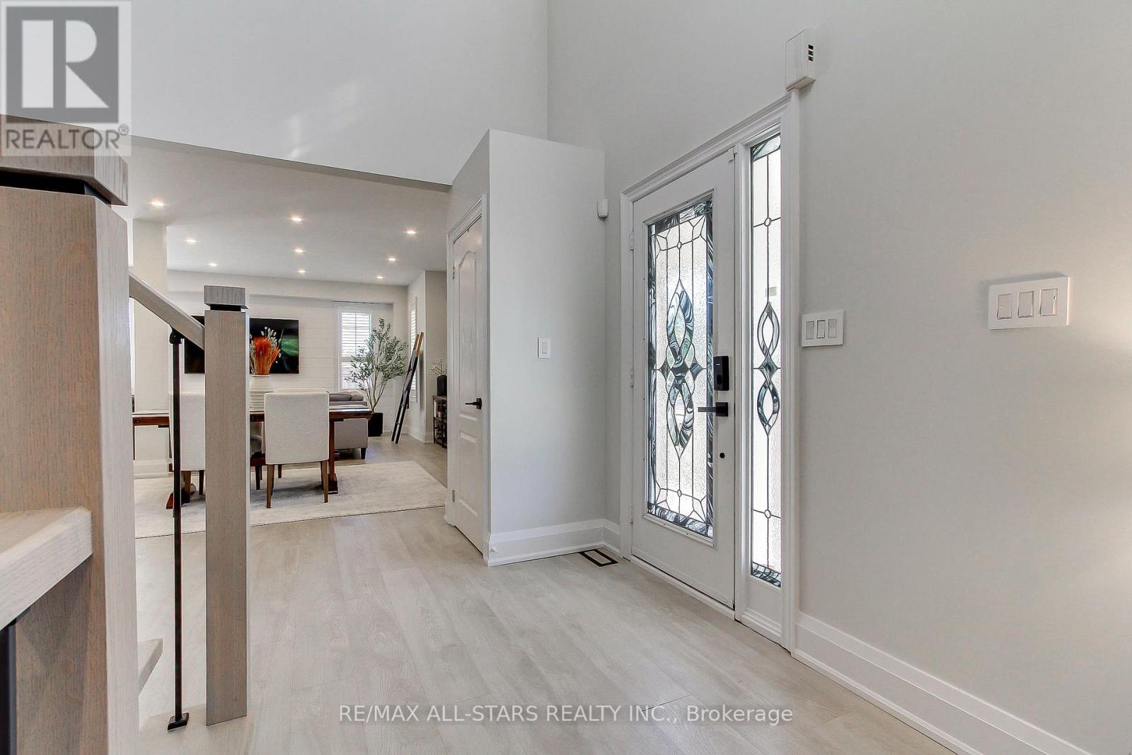 1 Hatch Street, Whitby, Ontario  L1M 2G3 - Photo 4 - E13726410
