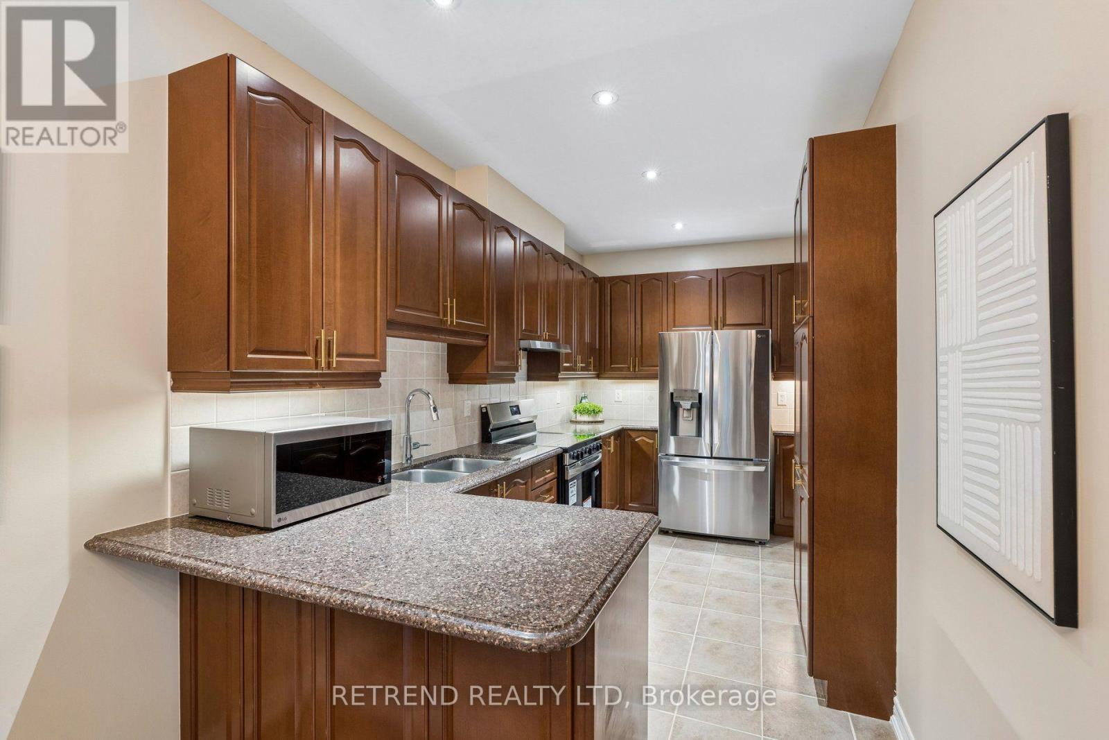 83 Southvale Drive, Vaughan, Ontario  L6A 0Y6 - Photo 18 - N13726408