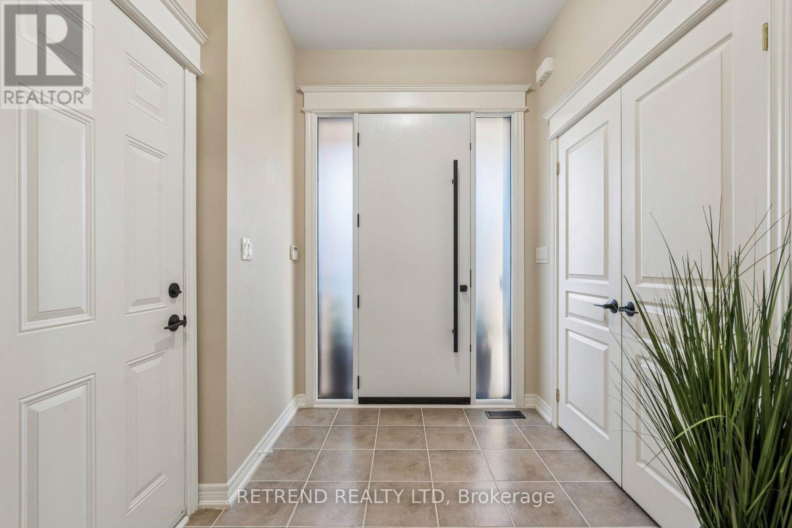 83 Southvale Drive, Vaughan, Ontario  L6A 0Y6 - Photo 5 - N13726408