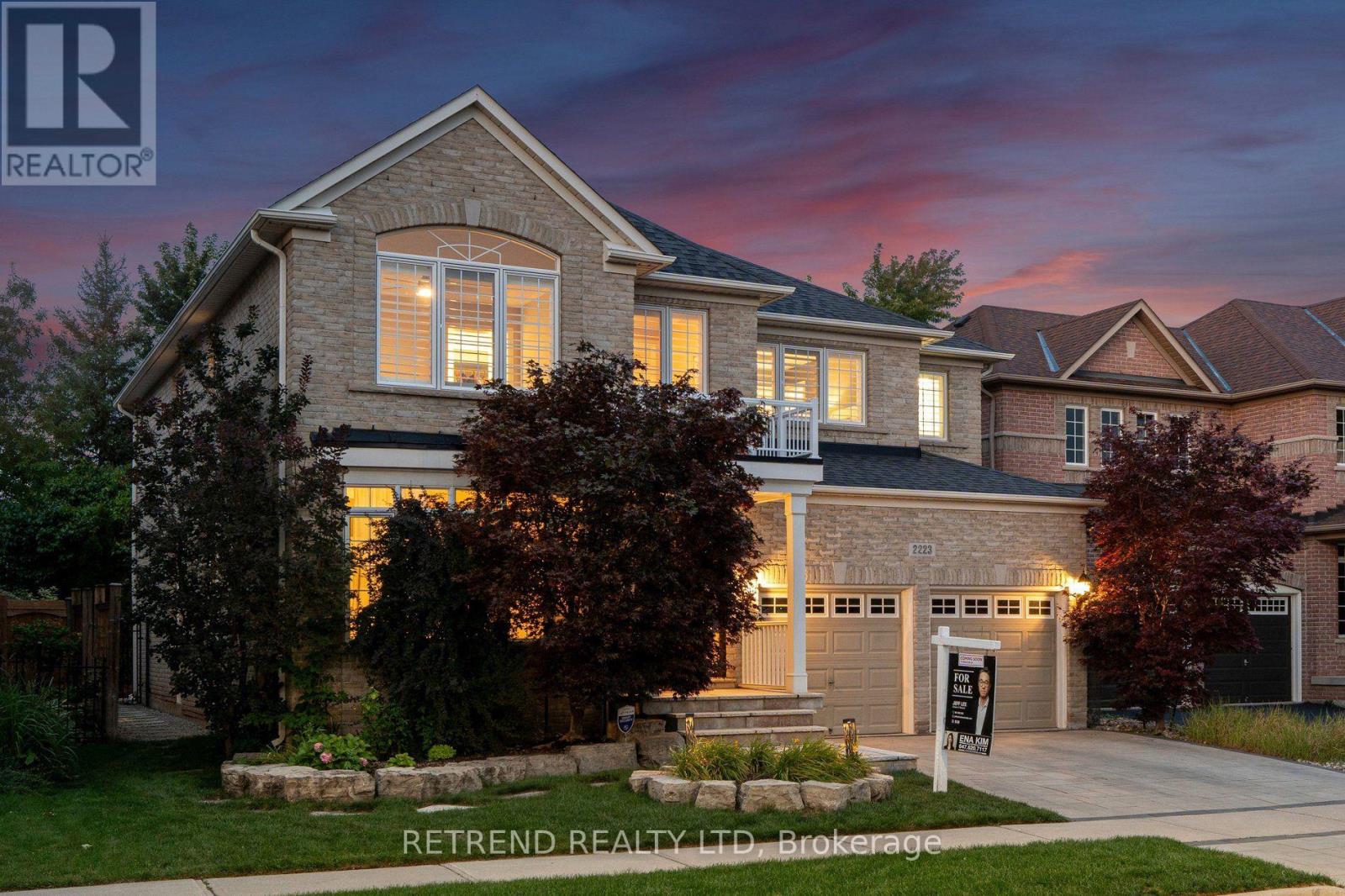 2223 Wuthering Heights Way, Oakville, Ontario  L6M 0A3 - Photo 2 - W13726404