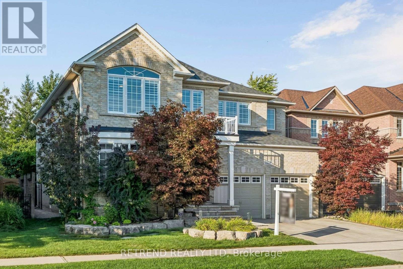 2223 Wuthering Heights Way, Oakville, Ontario  L6M 0A3 - Photo 3 - W13726404