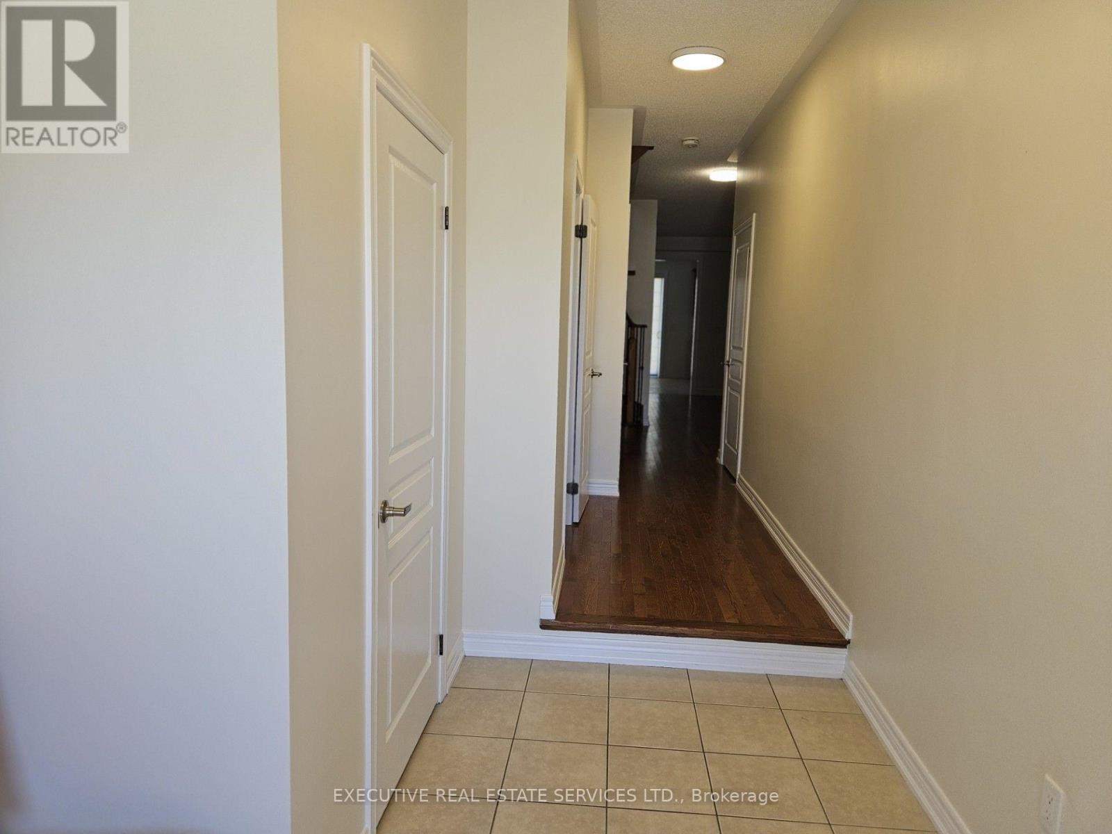 27 Durango Drive W, Brampton, Ontario  L6X 2Z2 - Photo 5 - W13726434