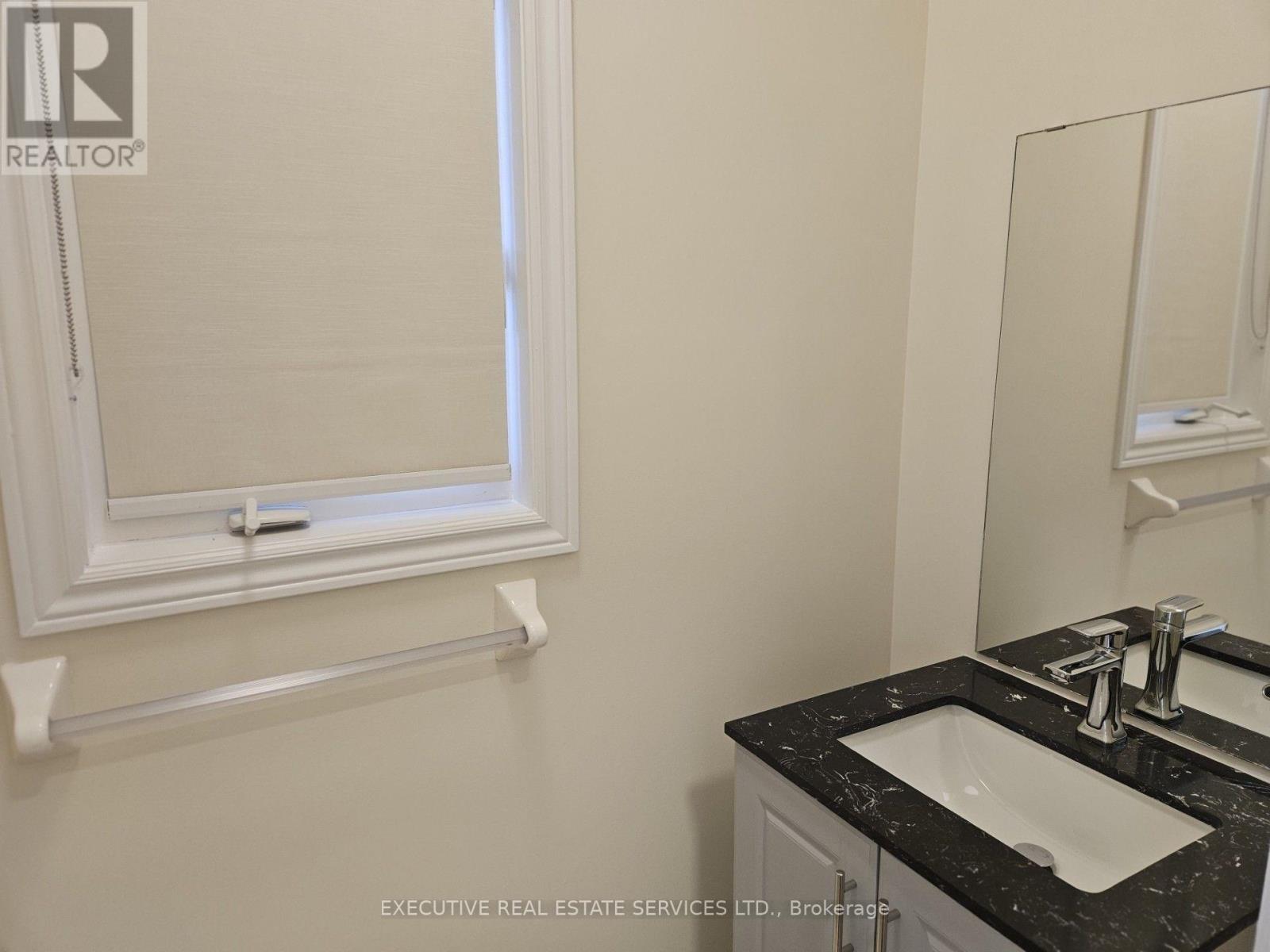 27 Durango Drive W, Brampton, Ontario  L6X 2Z2 - Photo 6 - W13726434