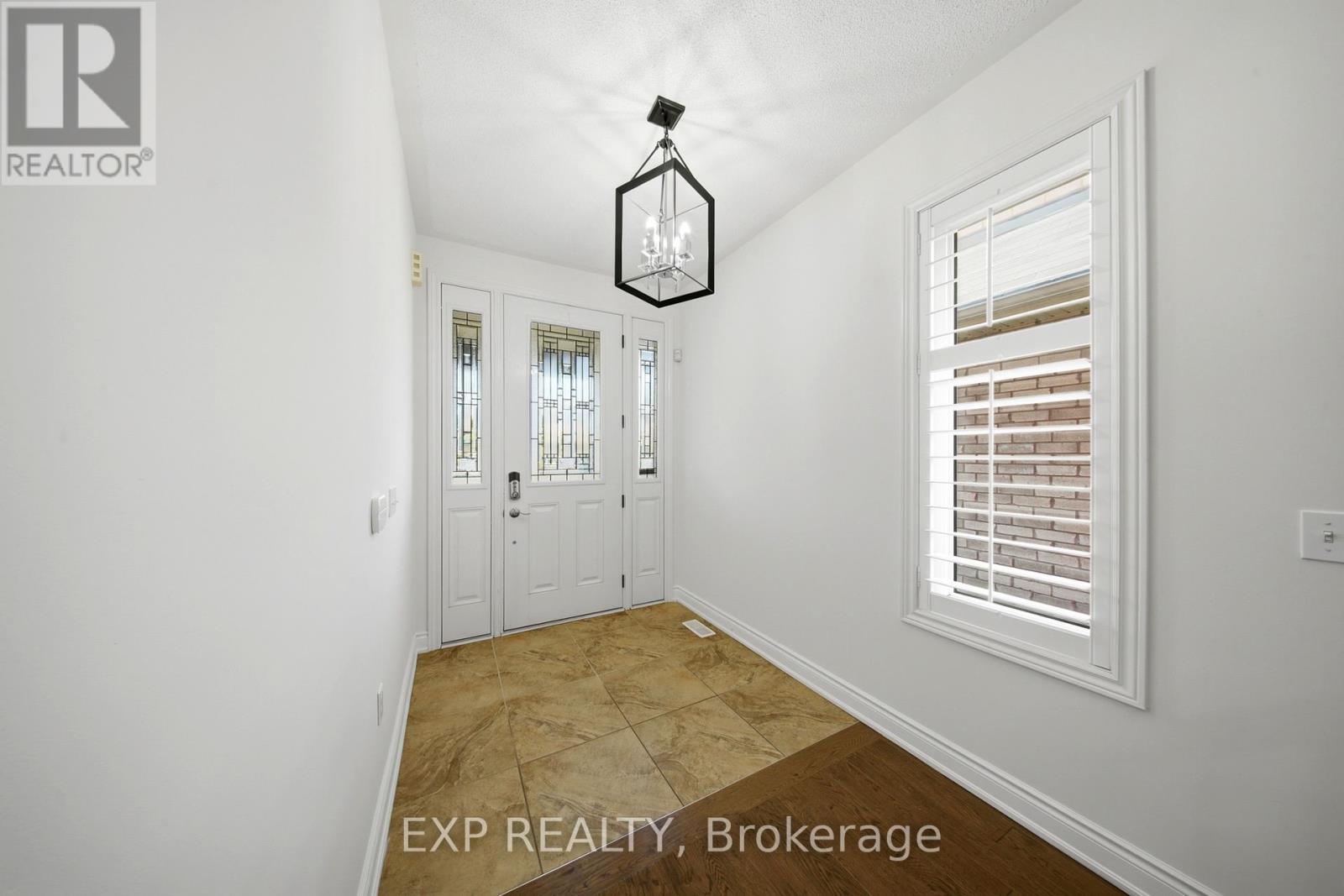 114 Chaumont Drive, Hamilton, Ontario  L8J 0J8 - Photo 4 - X13726424