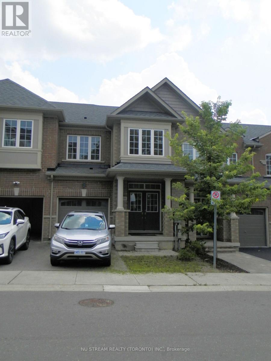 208 HARDING PARK STREET, Newmarket, Ontario