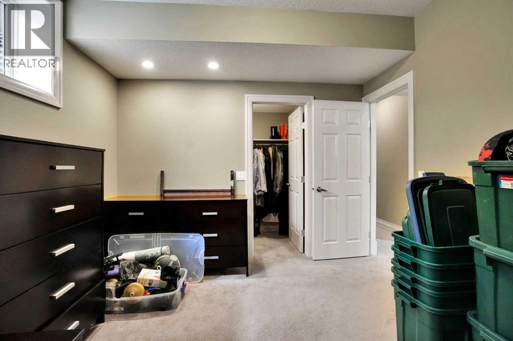 43 Strathlea Place SW, Calgary, Alberta  T3H 4R8 - Photo 39 - A2338306