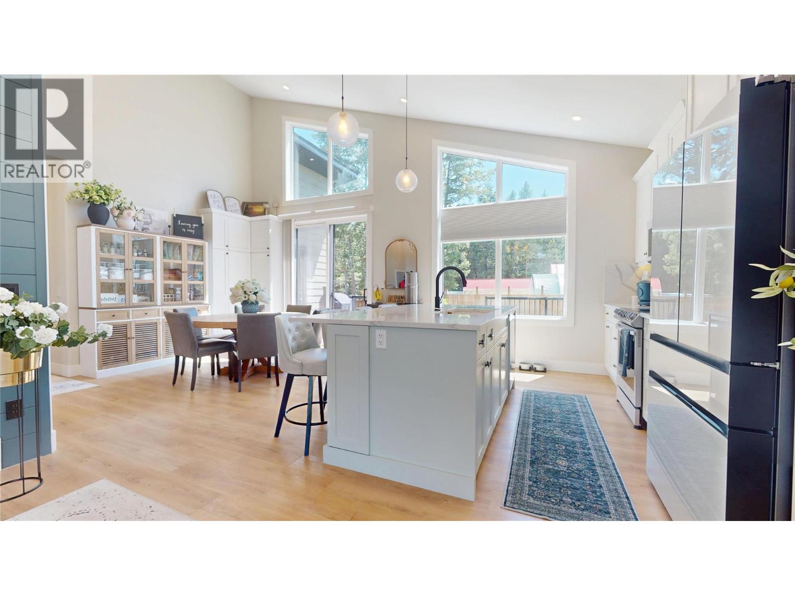 217 Shadow Mountain Boulevard, Cranbrook, British Columbia  V1C 0C6 - Photo 3 - 10390982