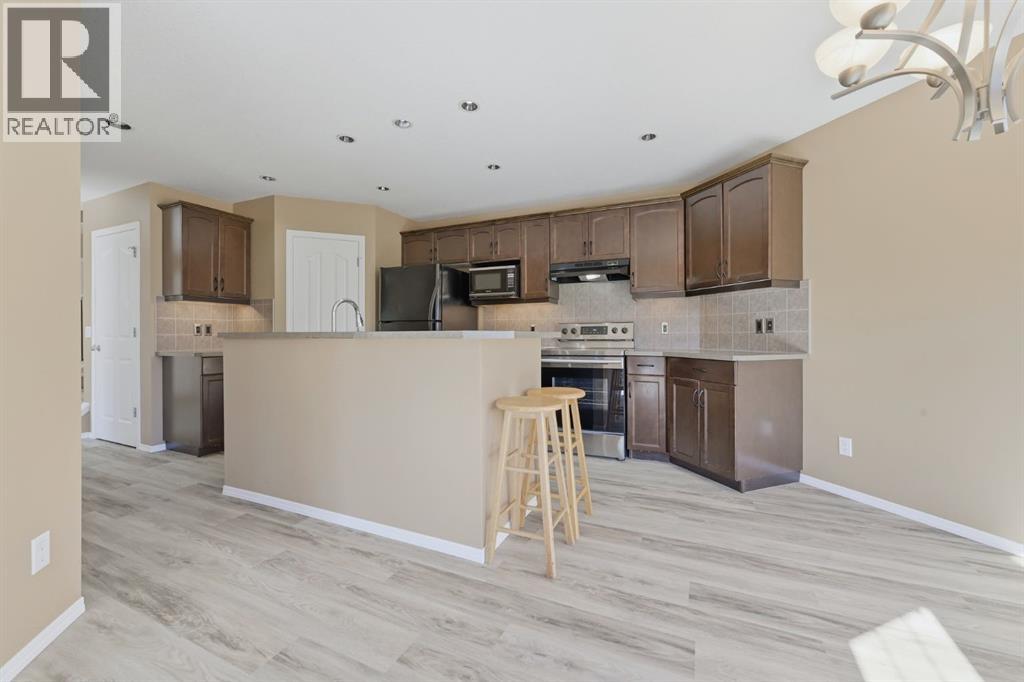 4 Everglen Grove SW, Calgary, Alberta  T2Y 4z3 - Photo 10 - A2324393