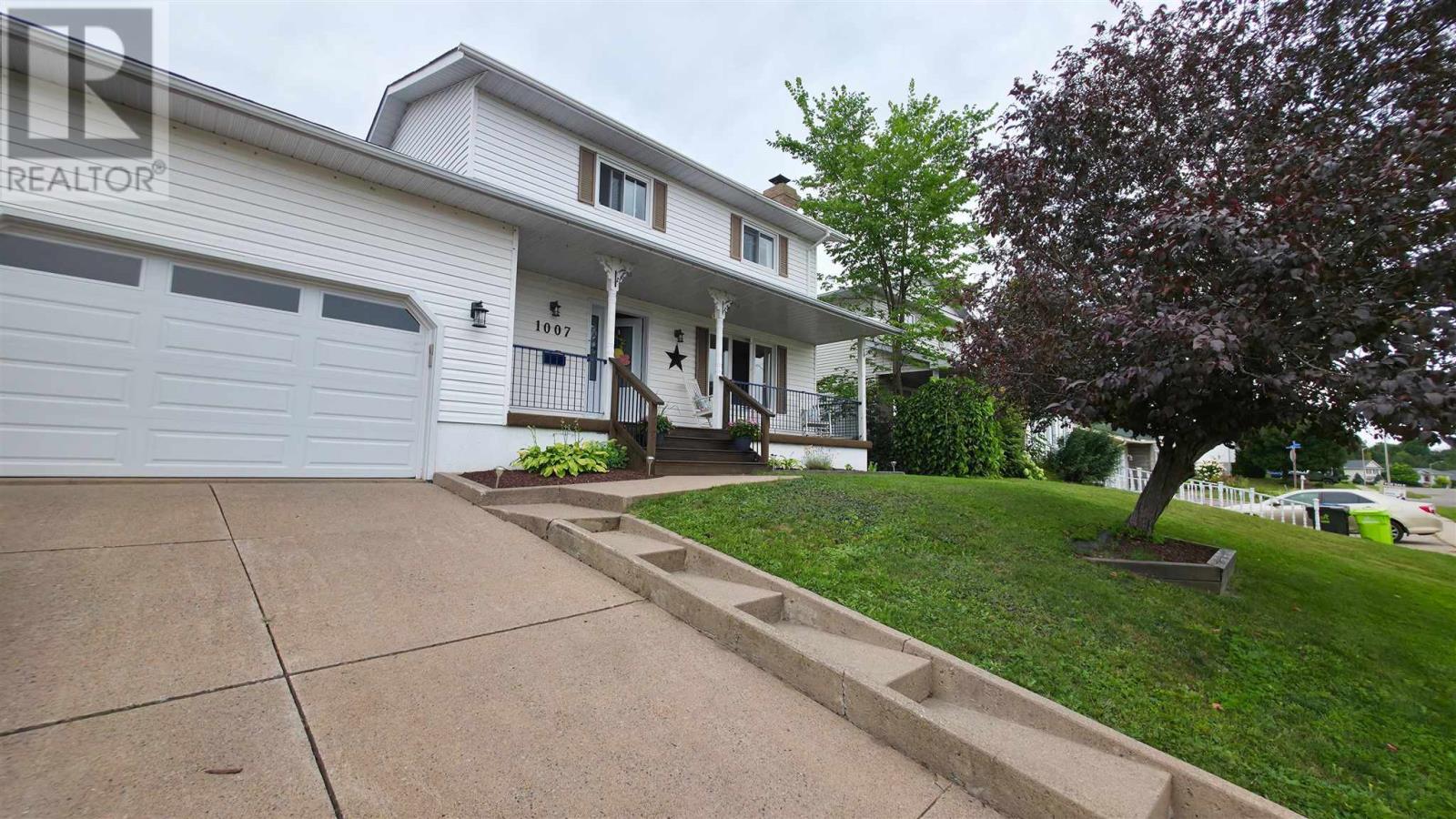 1007 Lake St, Sault Ste. Marie, Ontario  P6B 6C8 - Photo 3 - SM262315