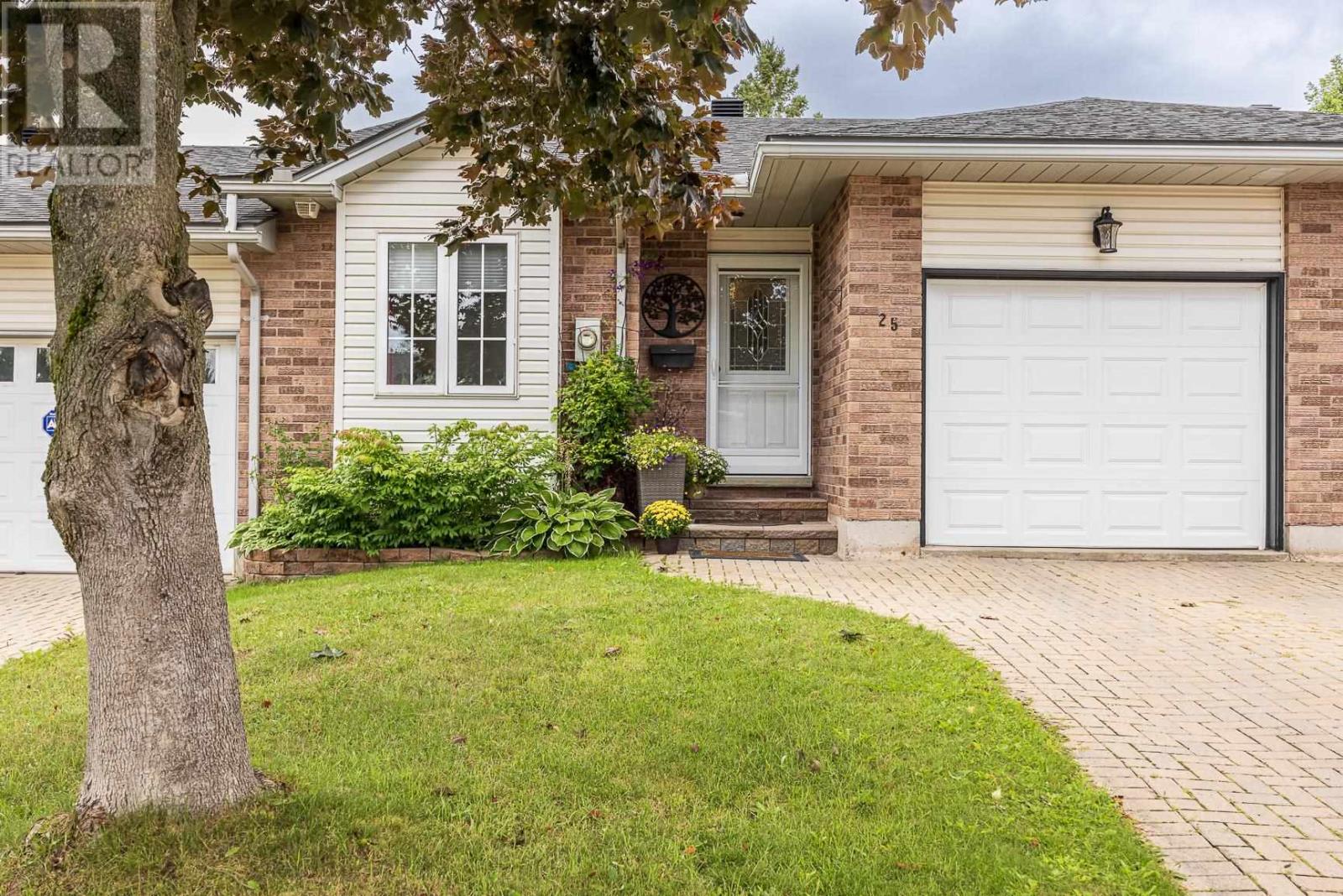25 Village CT, Sault Ste. Marie, Ontario