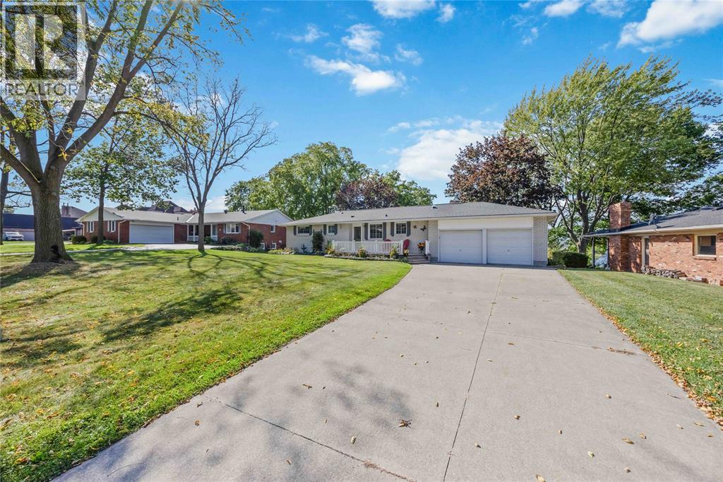 563 RIVERSIDE DRIVE St Clair Ontario Canada N0N1G0 2