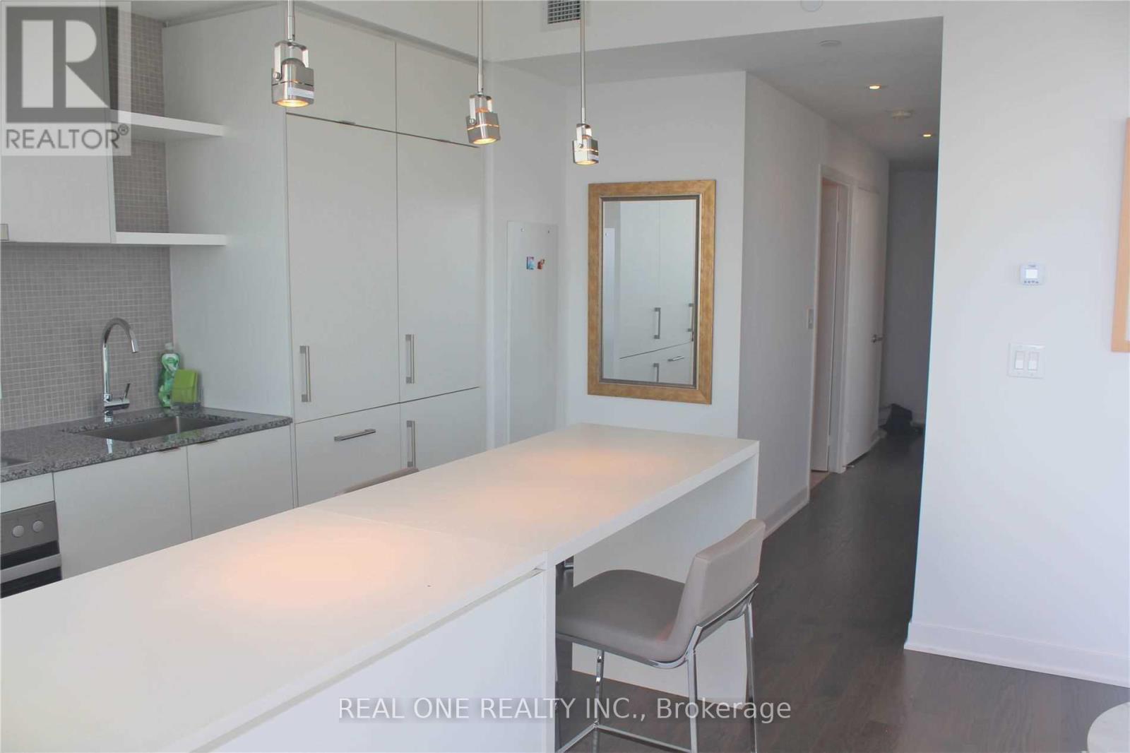 7007 - 88 Harbour Street, Toronto, Ontario  M5J 0C3 - Photo 27 - C13726534