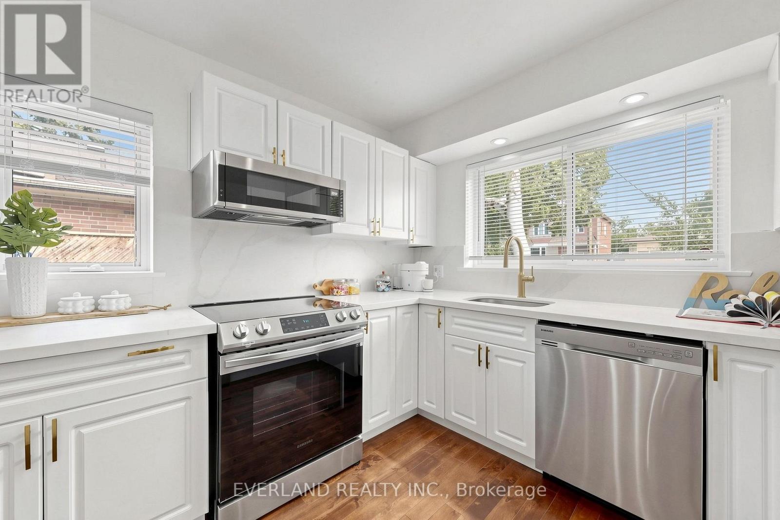 38 Six Nations Avenue, Toronto, Ontario  M1H 1R5 - Photo 7 - E13726478