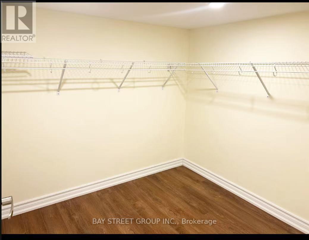 37 Heintzman Crescent, Vaughan, Ontario  L6A 4T8 - Photo 12 - N13726504