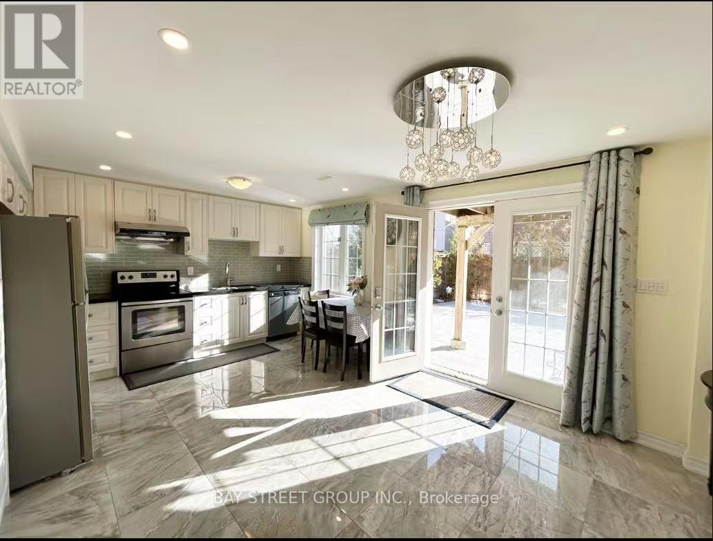 37 Heintzman Crescent, Vaughan, Ontario  L6A 4T8 - Photo 3 - N13726504