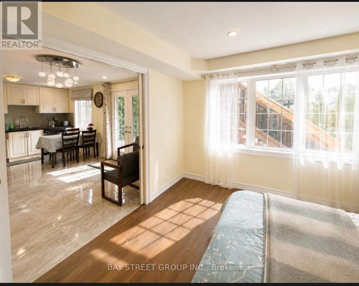 37 Heintzman Crescent, Vaughan, Ontario  L6A 4T8 - Photo 7 - N13726504