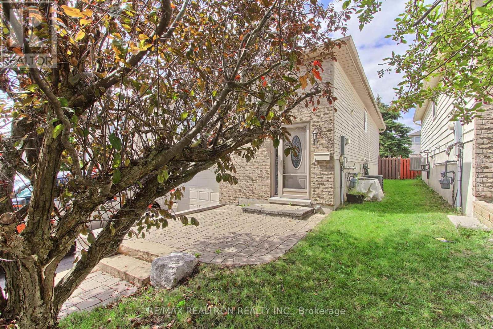 28 Longview Drive, Bradford West Gwillimbury, Ontario  L3Z 2H2 - Photo 3 - N13726506