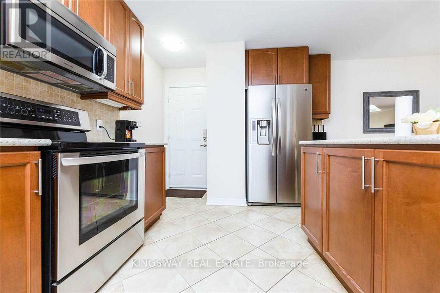 31 Bleasdale Avenue S, Brampton, Ontario  L7A 0P5 - Photo 1 - W13726466